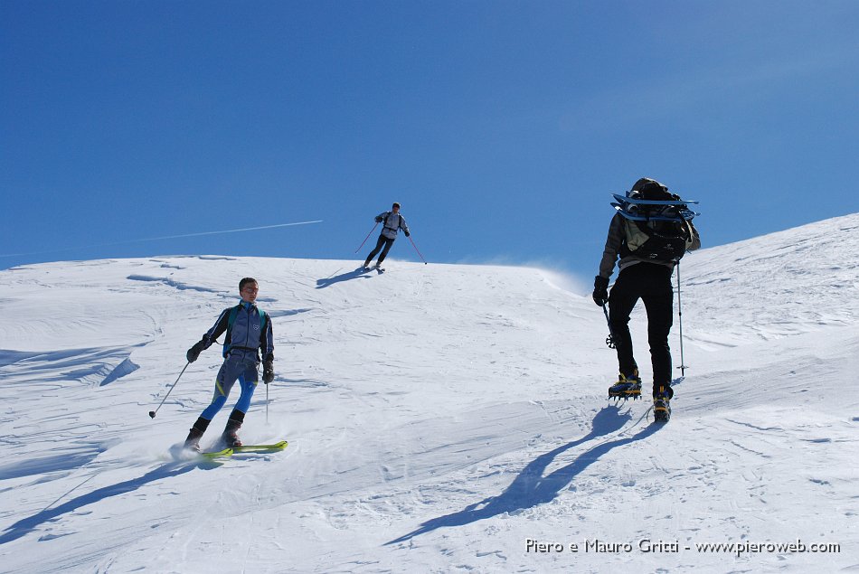 76 Scialpinisti scendono.jpg